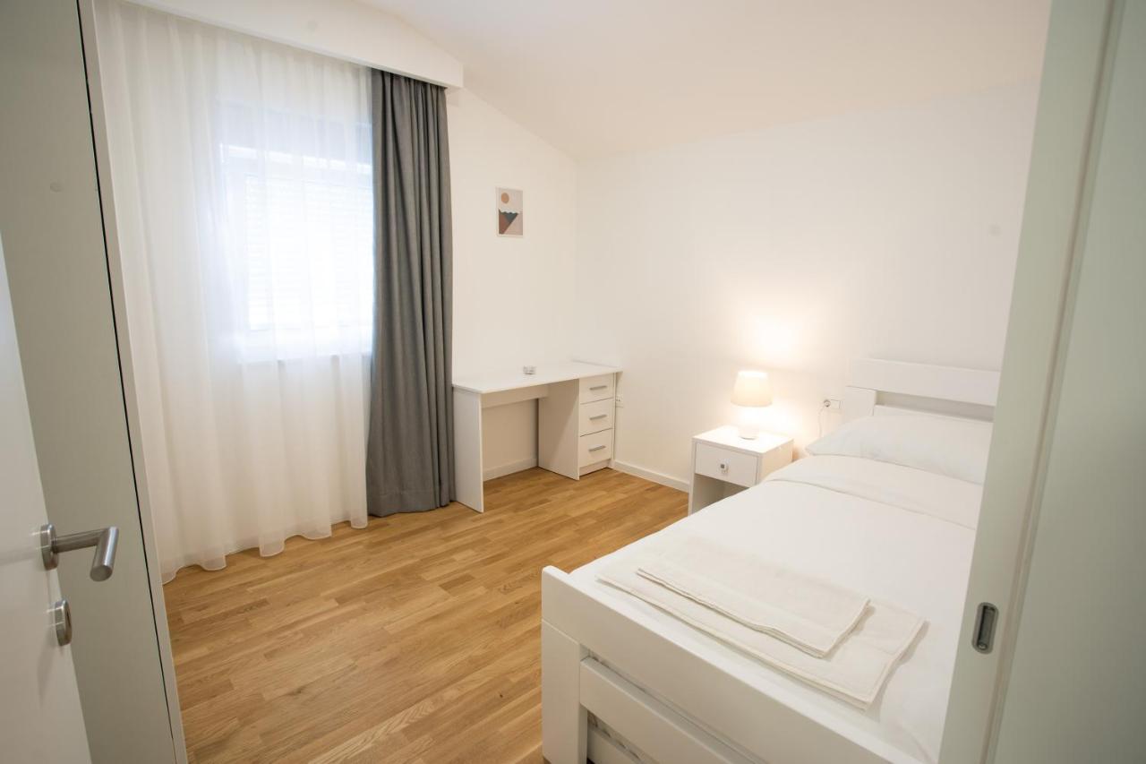 Apartmani Centar 루브스키 외부 사진