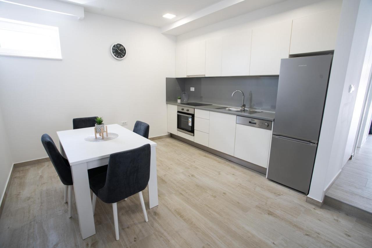 Apartmani Centar 루브스키 외부 사진